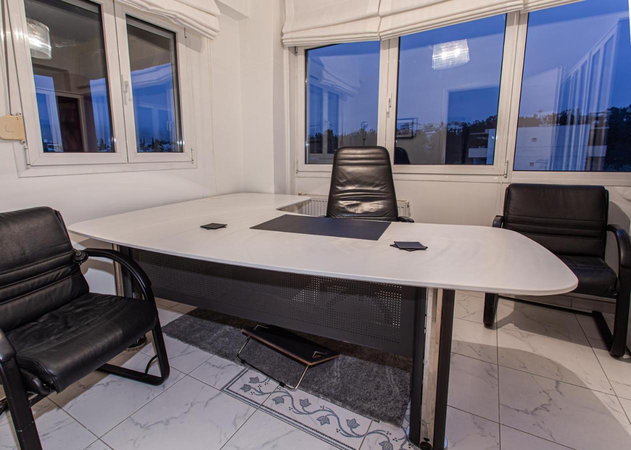 Căn hộ Two Bedroom Bright With Amazing Veranda