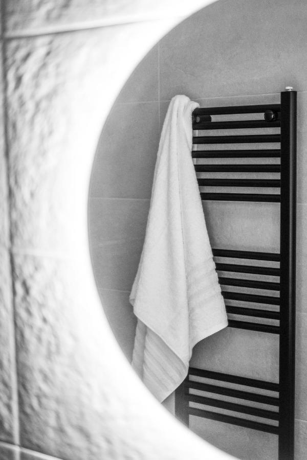 Super Fresh 1 Bedroom Lux *