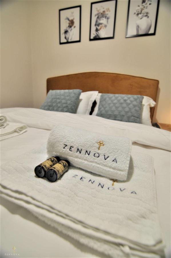 Zennova #4 Vintage Center