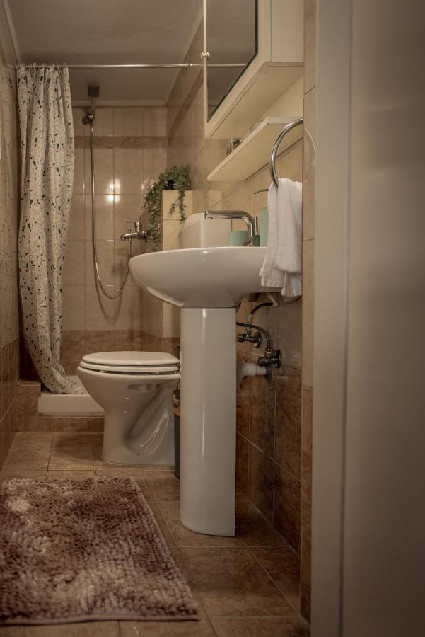 Poseidon's On White Tower Midas Apartment *