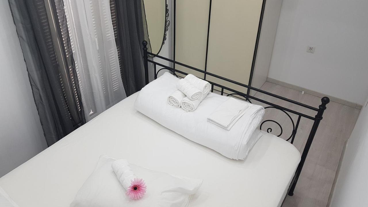 Konstantinos's Luxury Apartment *