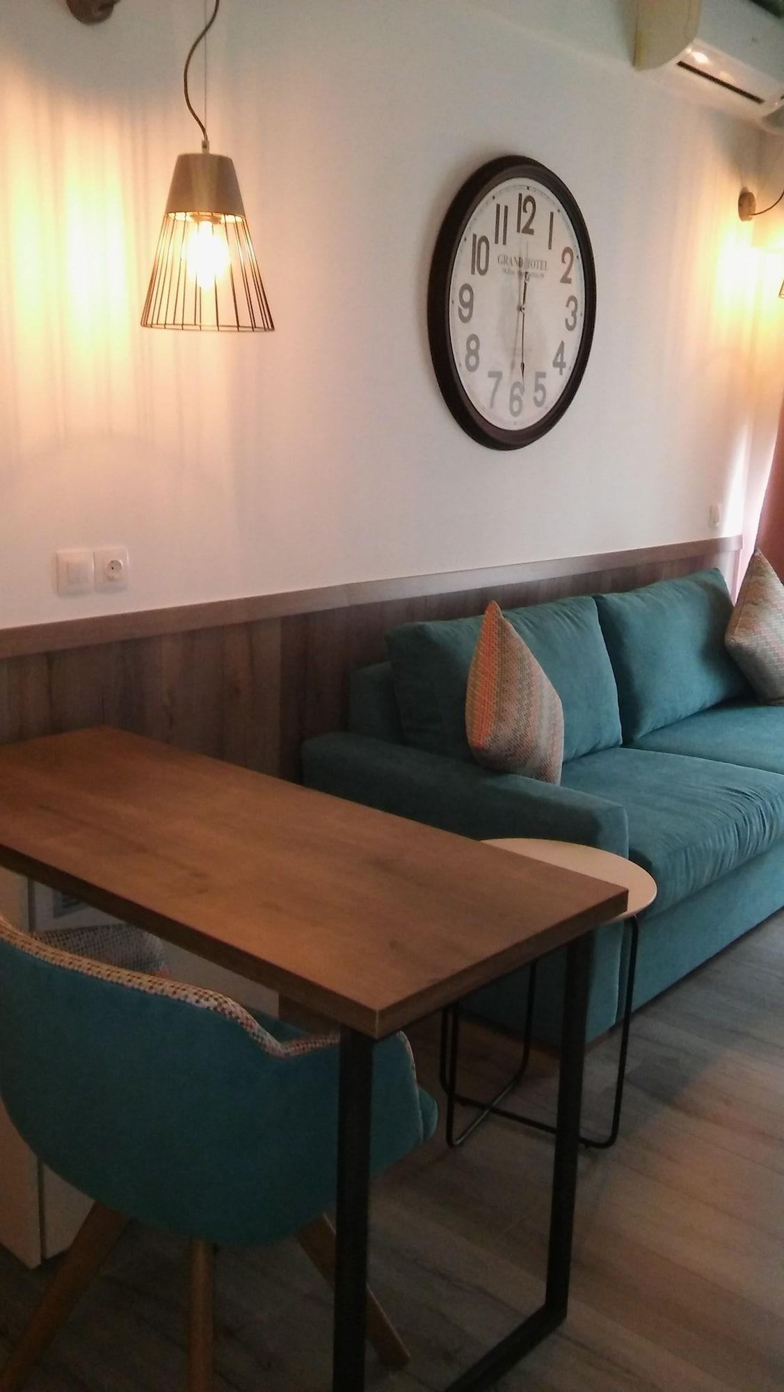 Metropolitan Hotel 4*