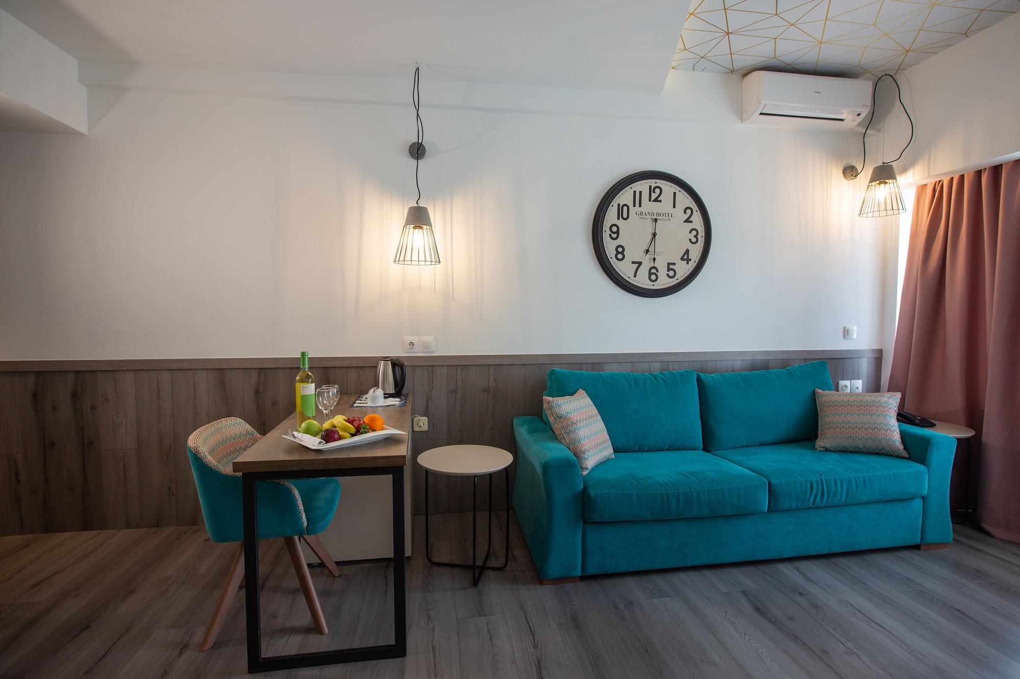 Metropolitan Hotel 4*