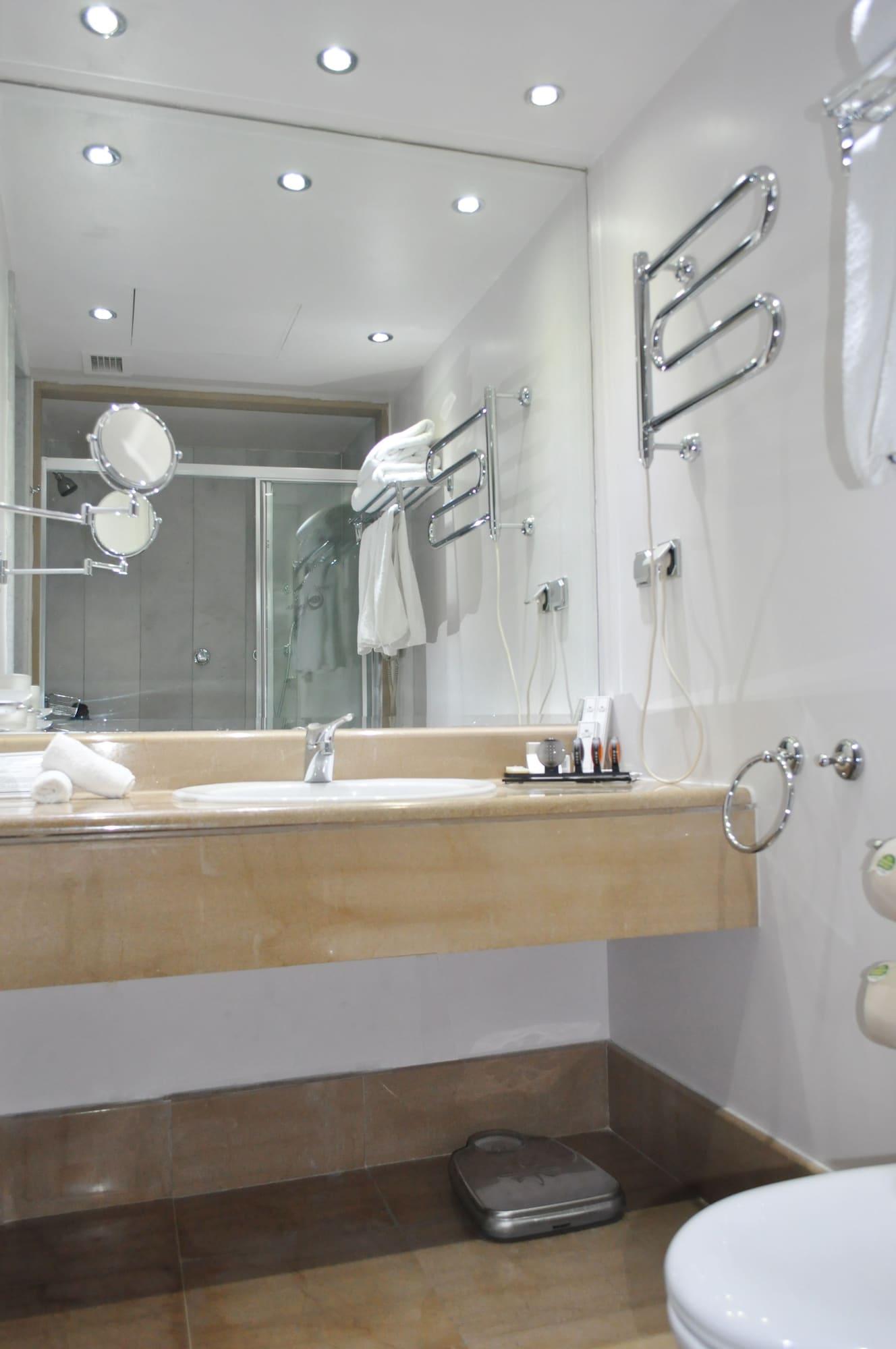 Capsis Bristol Boutique Hotel 5*