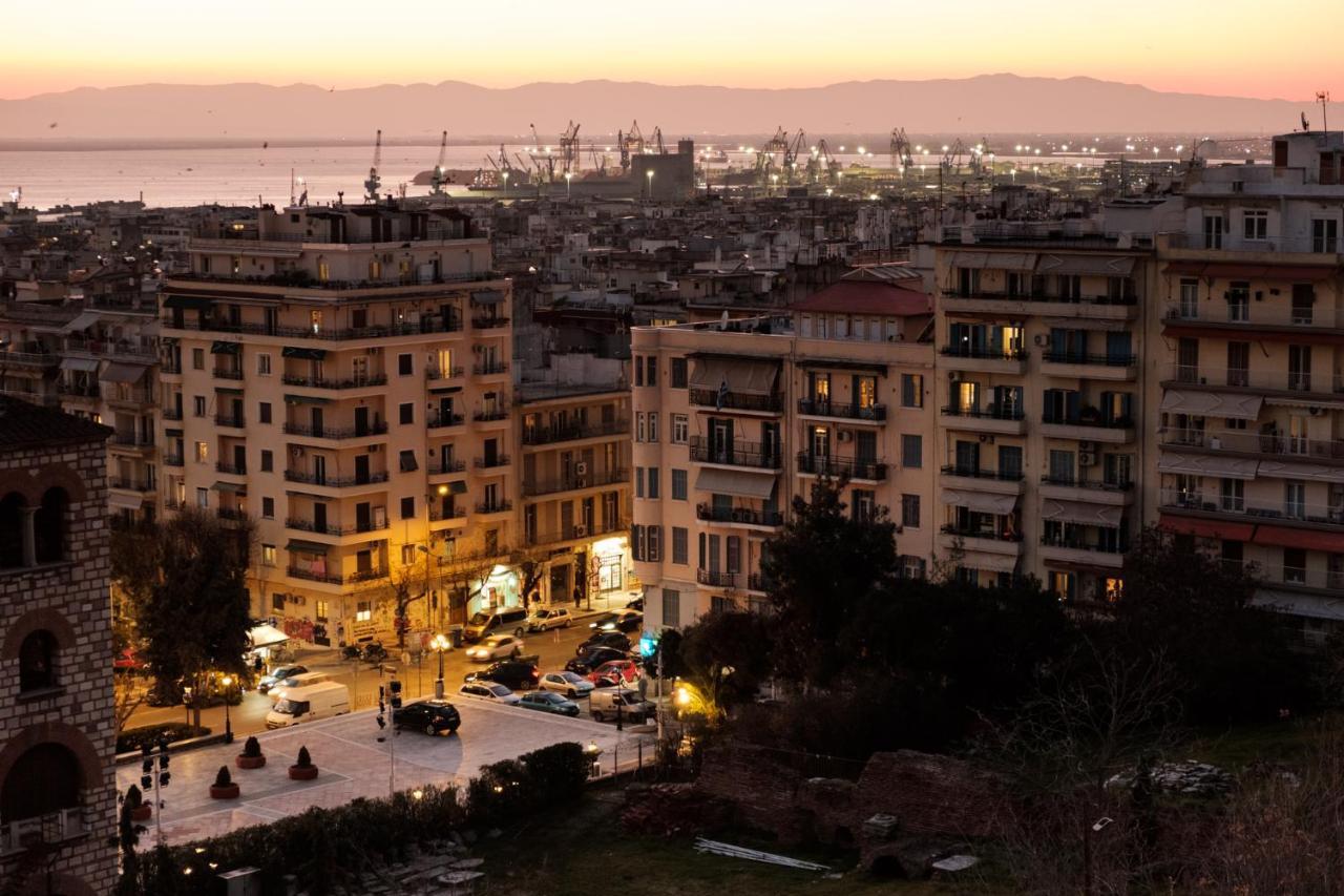 Is * Thessaloníki