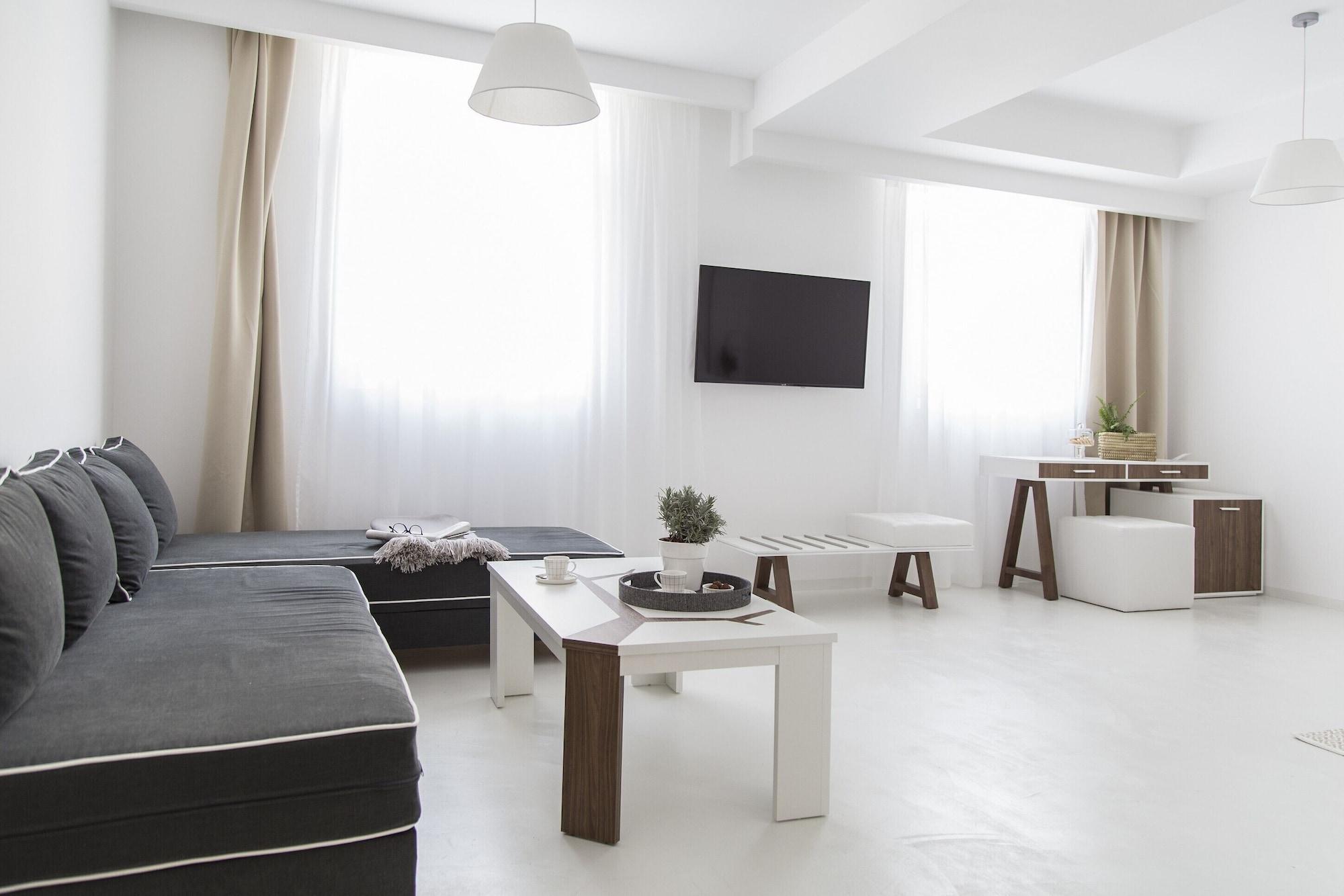 Monogram Hotel 4*
