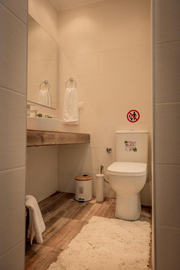 Aphrodite's On Agia Sofia Midas Apartment *