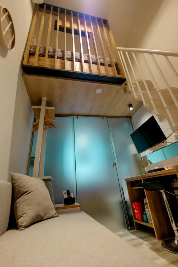 Blackhaus Young Mini Apartment