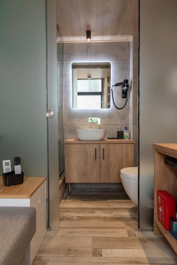 Blackhaus Young Mini Apartment