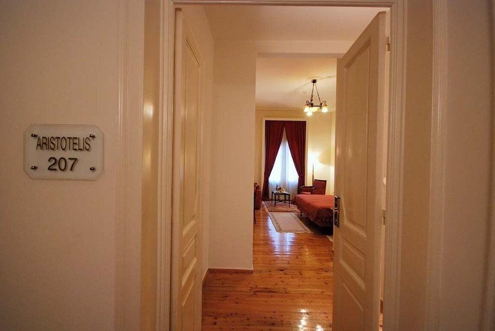 Capsis Bristol Boutique Hotel 5*
