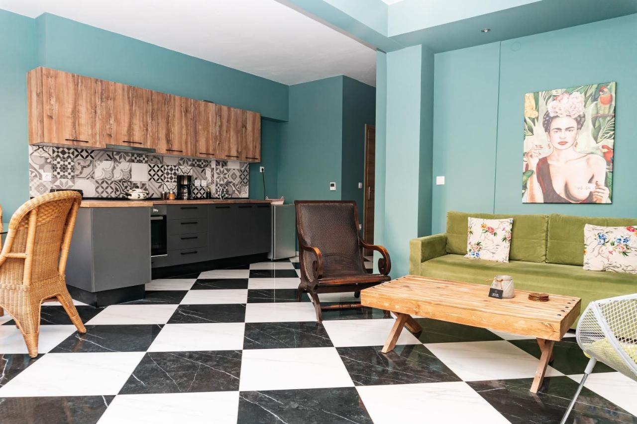 Art Deco Chess Casa, With Private Patio Apartment