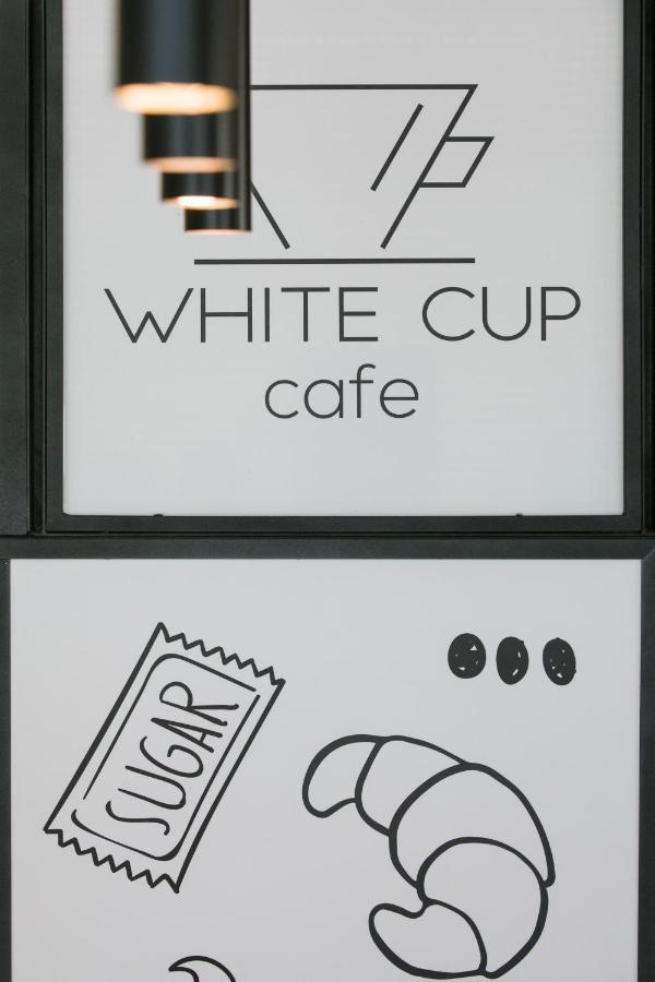 Bed & Breakfast White 9 2*