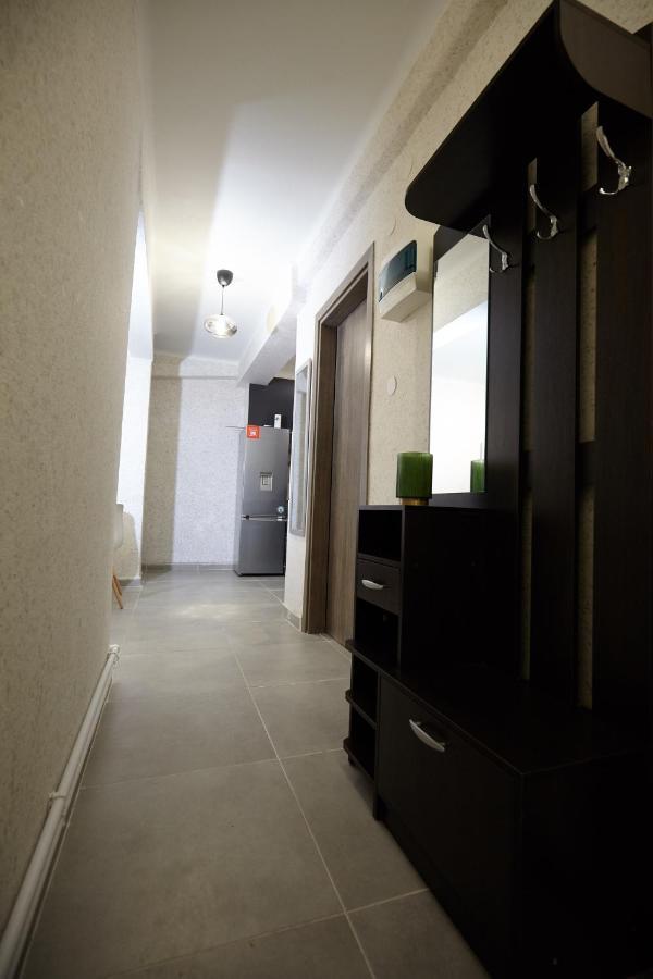 Stylish Kosher Oasis Near The Airport And Beach