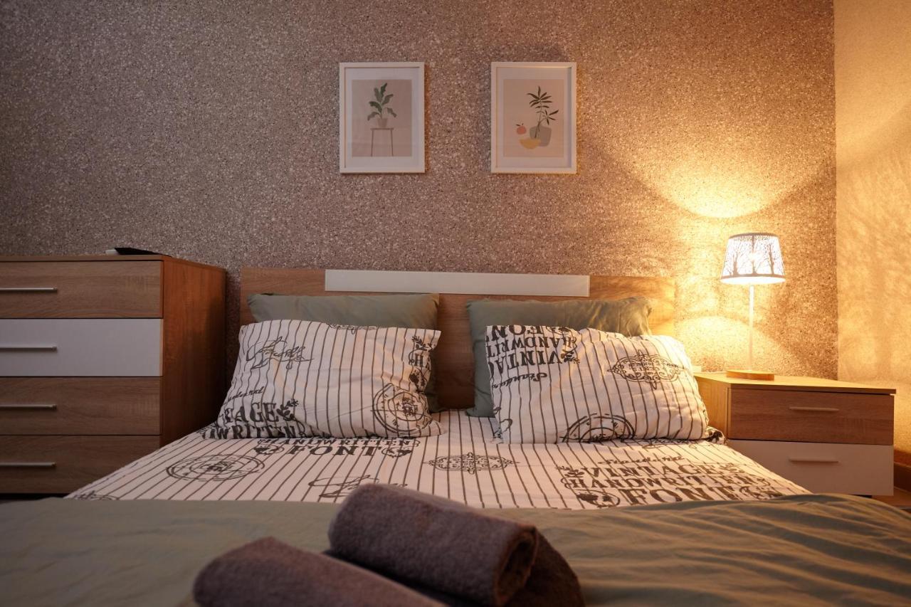 Stylish Kosher Oasis Near The Airport And Beach Appartement