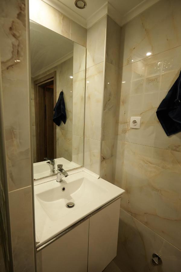 Stylish Kosher Oasis Near The Airport And Beach