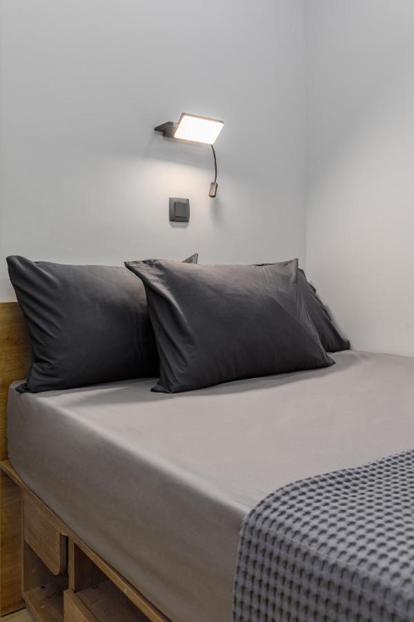Stylish And Modern - Miltos Apartment
