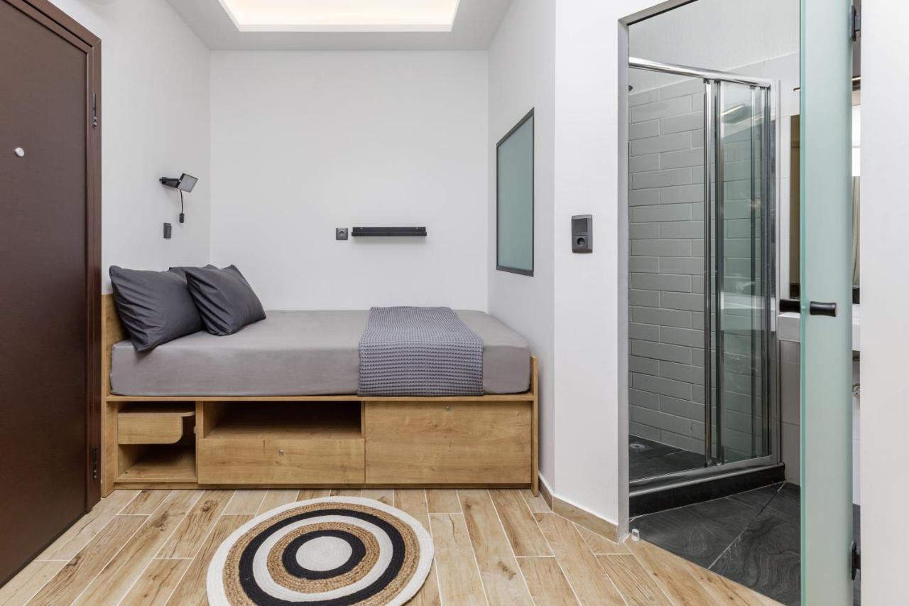 Stylish And Modern - Miltos Apartment
