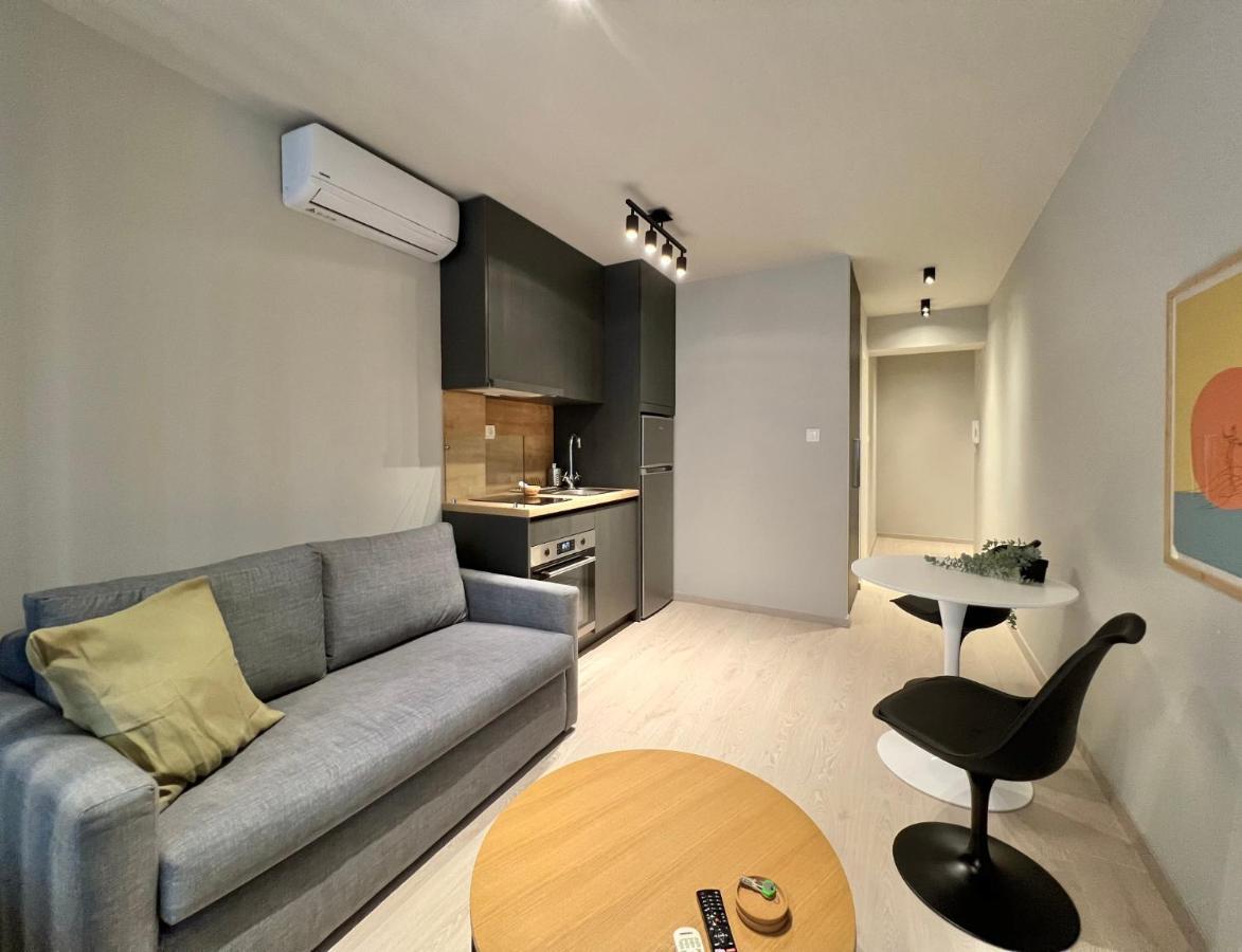 Aura V6 Outdated Appartement Thessaloniki