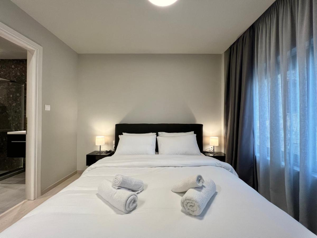 Aura V6 Outdated Appartement