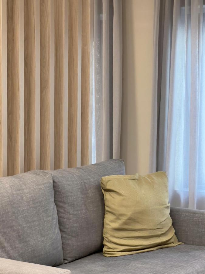Aura V6 Outdated Appartement