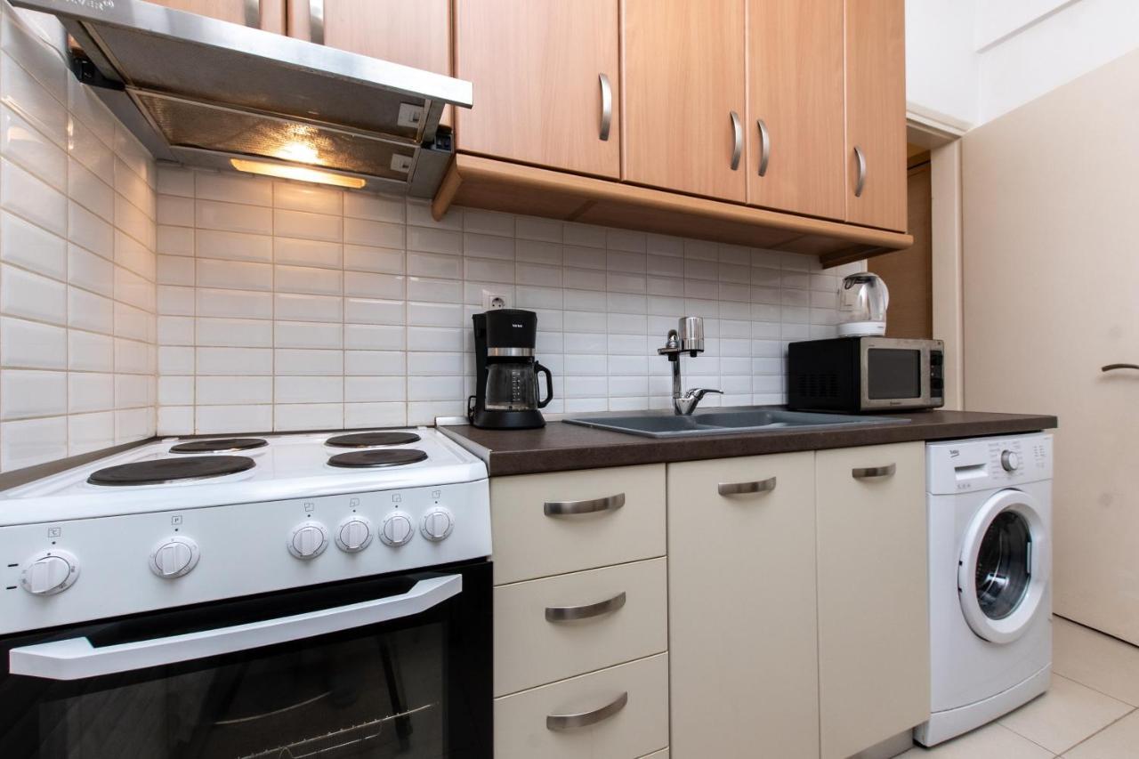 F & B Collection - For 5 Apartment