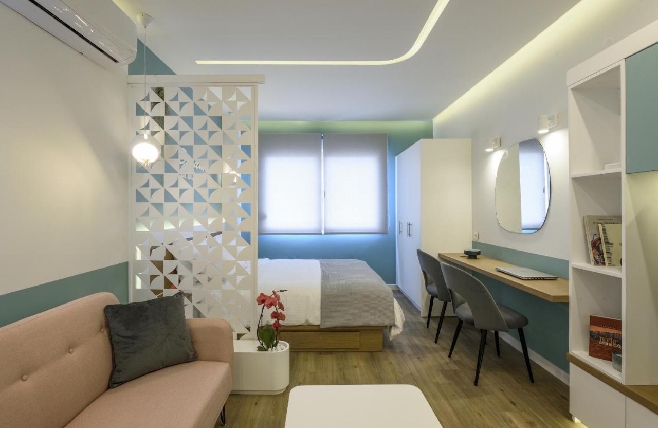 τhe Half Root In The Heart Of Center Apartment *