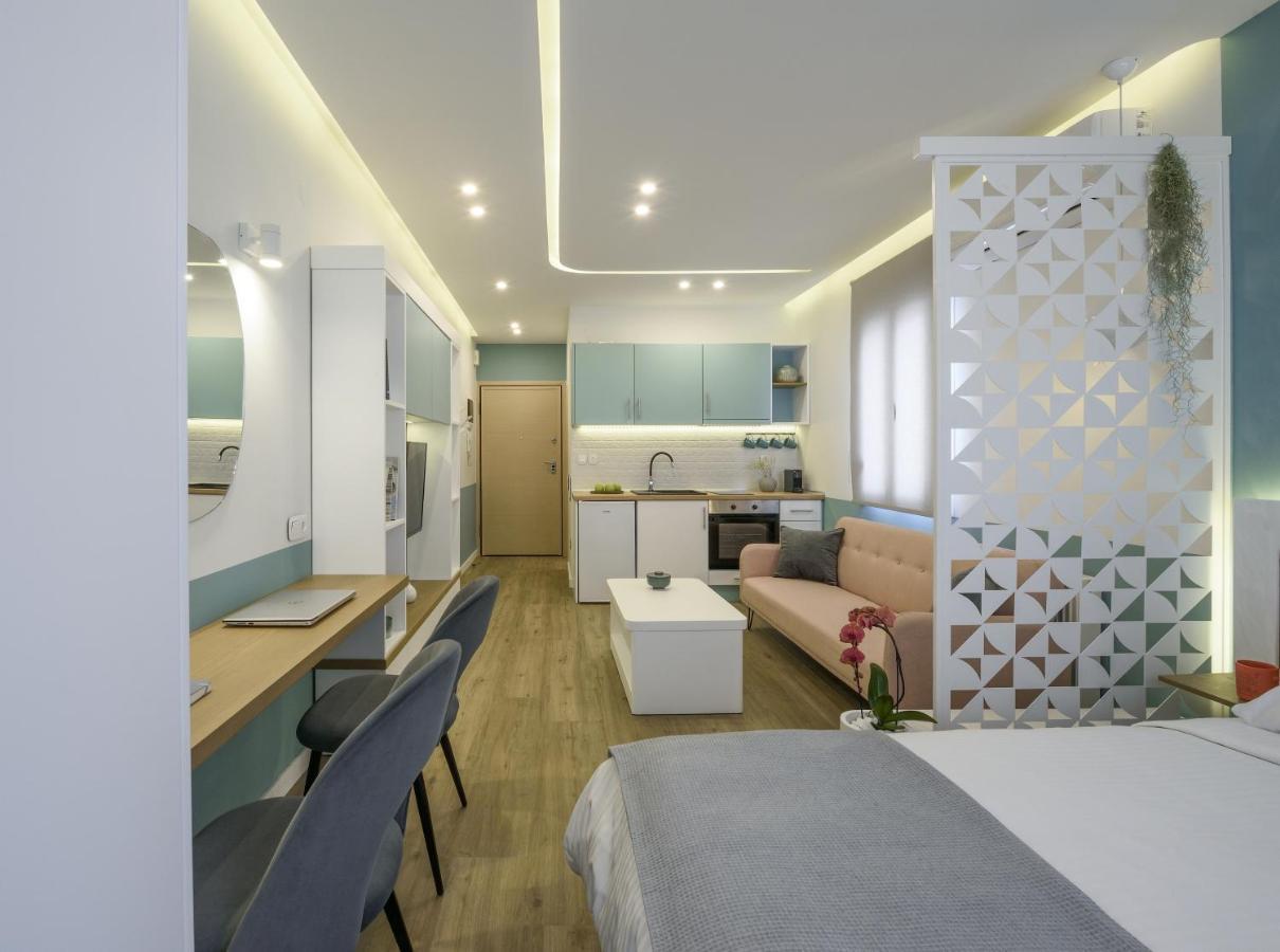 Apartment τhe Half Root In The Heart Of Center *
