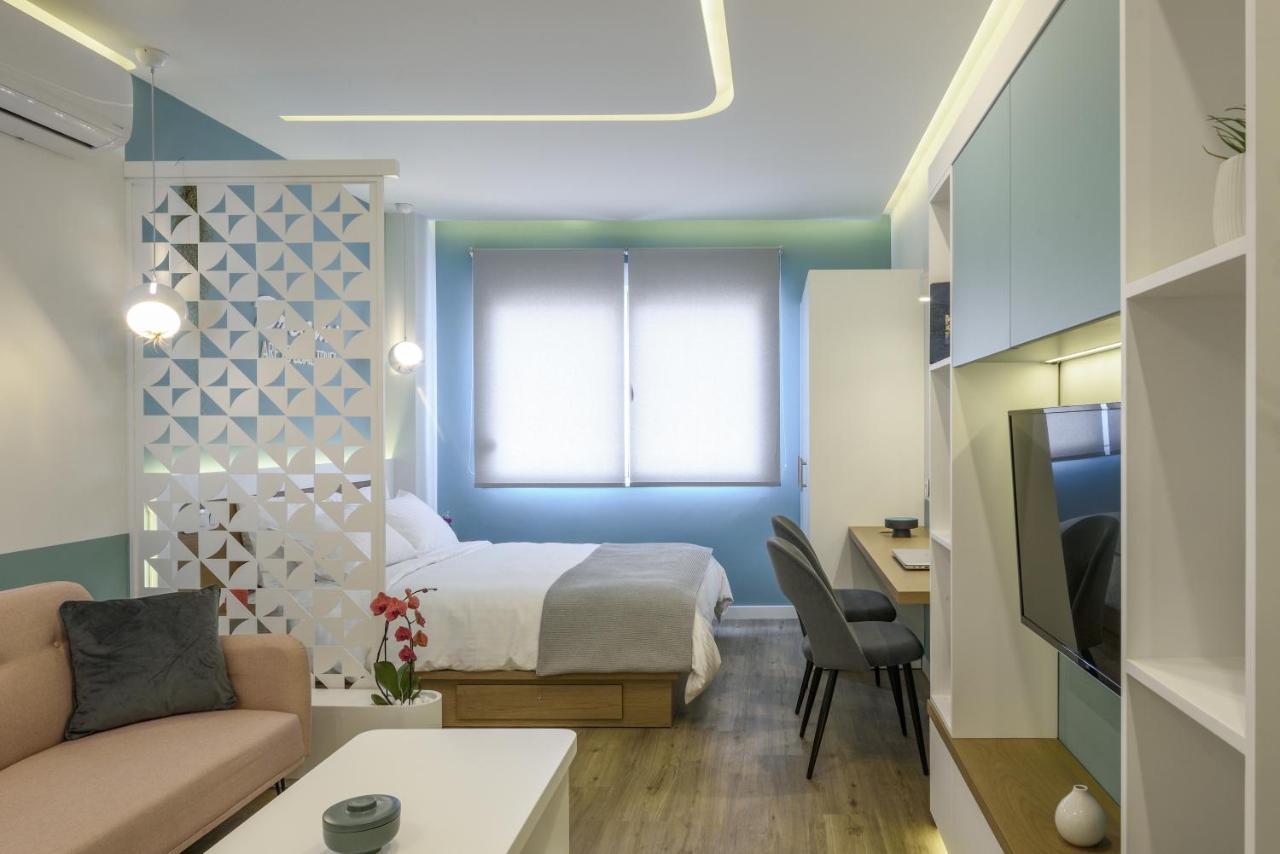 τhe Half Root In The Heart Of Center Apartment