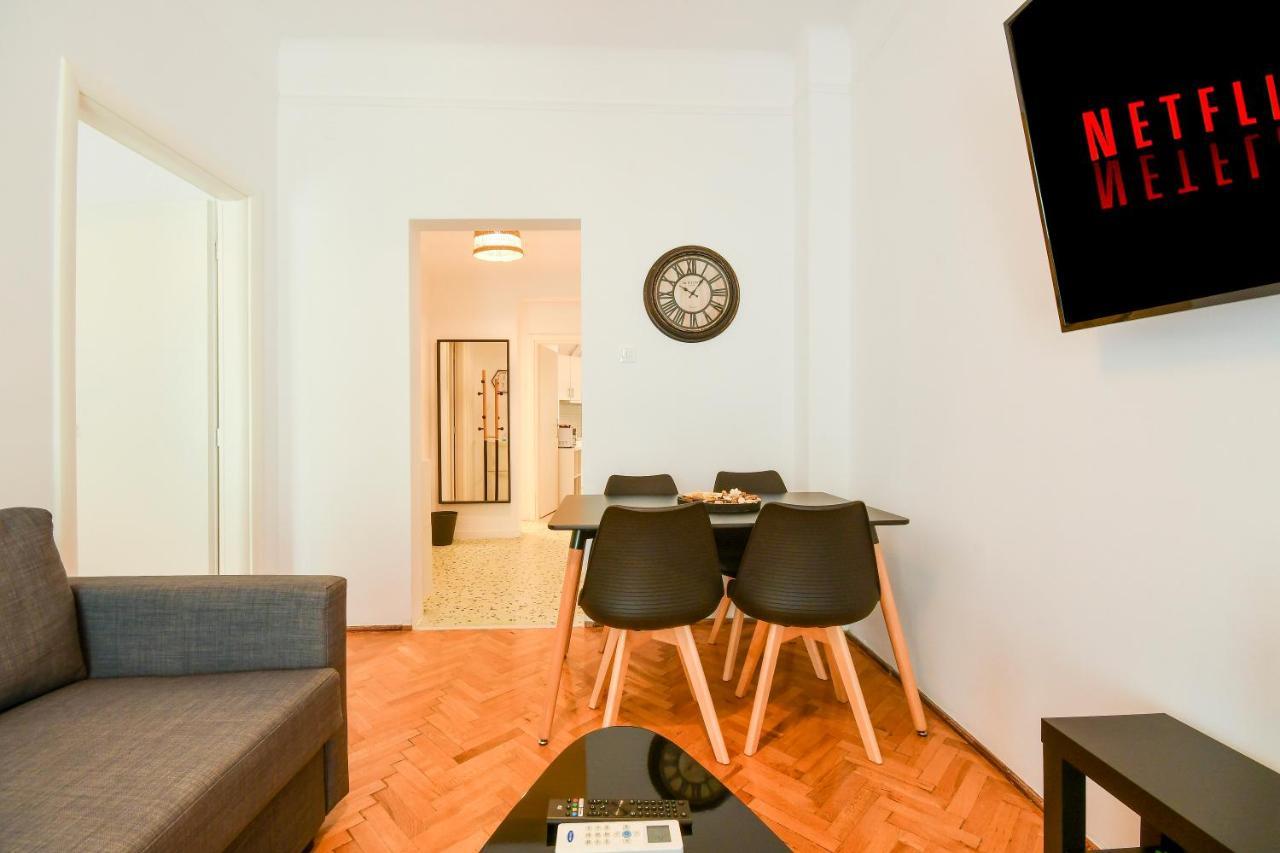 Center Comfortable Apartment *