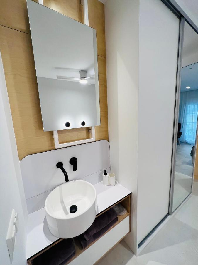 Bright And Modern Downtown Apartamento