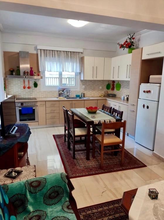 Daire Marys House , Lovely 2-bedroom Selanik