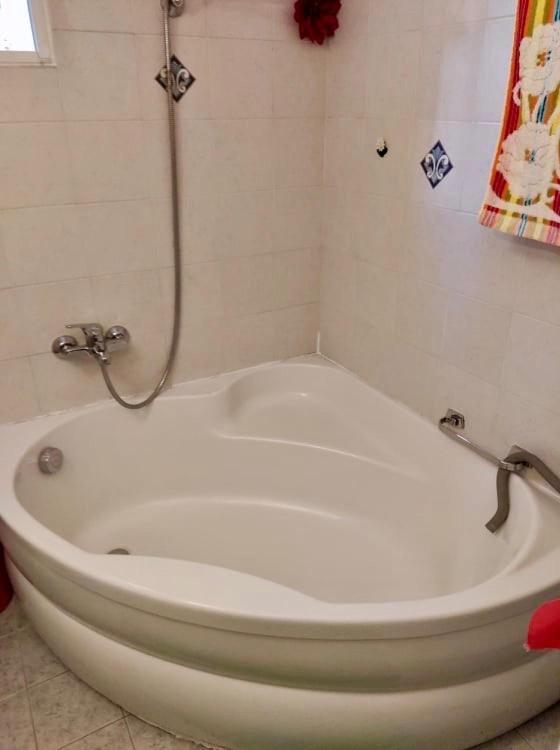 Marys House , Lovely 2-bedroom * Thessaloniki