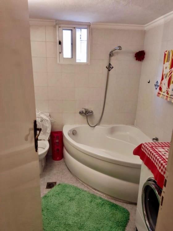 Apartment Marys House , Lovely 2-bedroom *