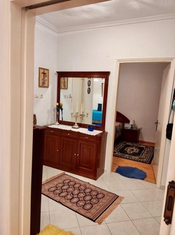 Marys House , Lovely 2-bedroom Daire Selanik