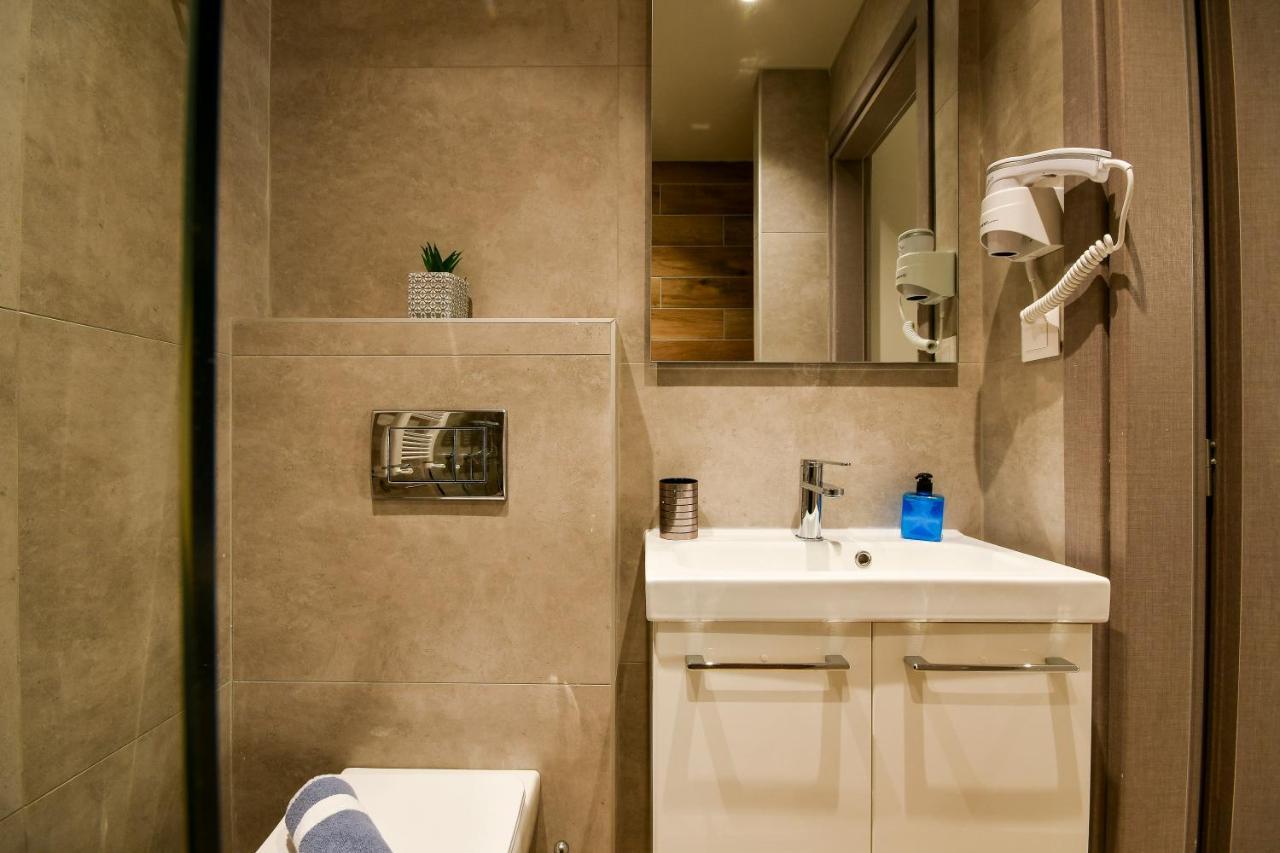 Apartment #skgh Amellie & αtlanta & Apollonia Suites - Navarinosquare View *