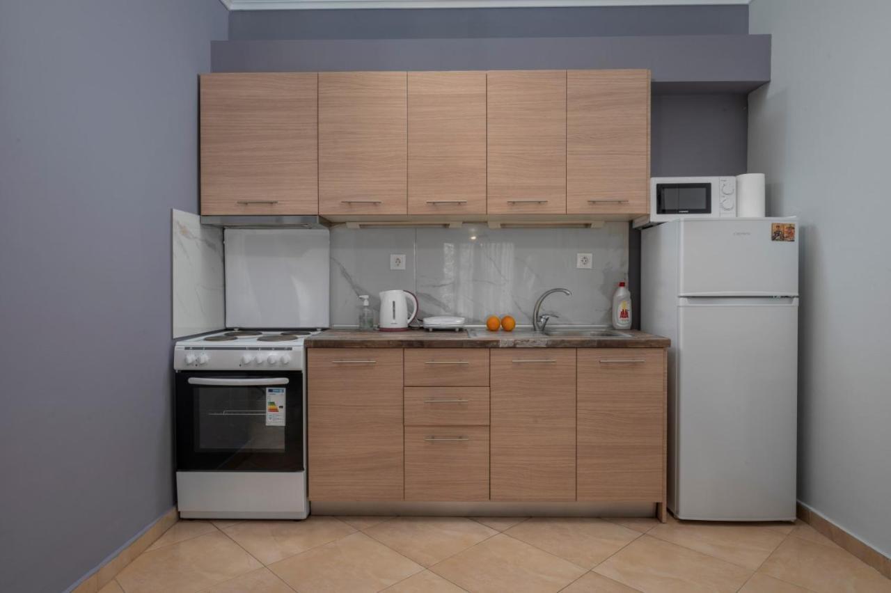 Kosmos Service Center 2 With Additional Cost Parking * Thessaloniki