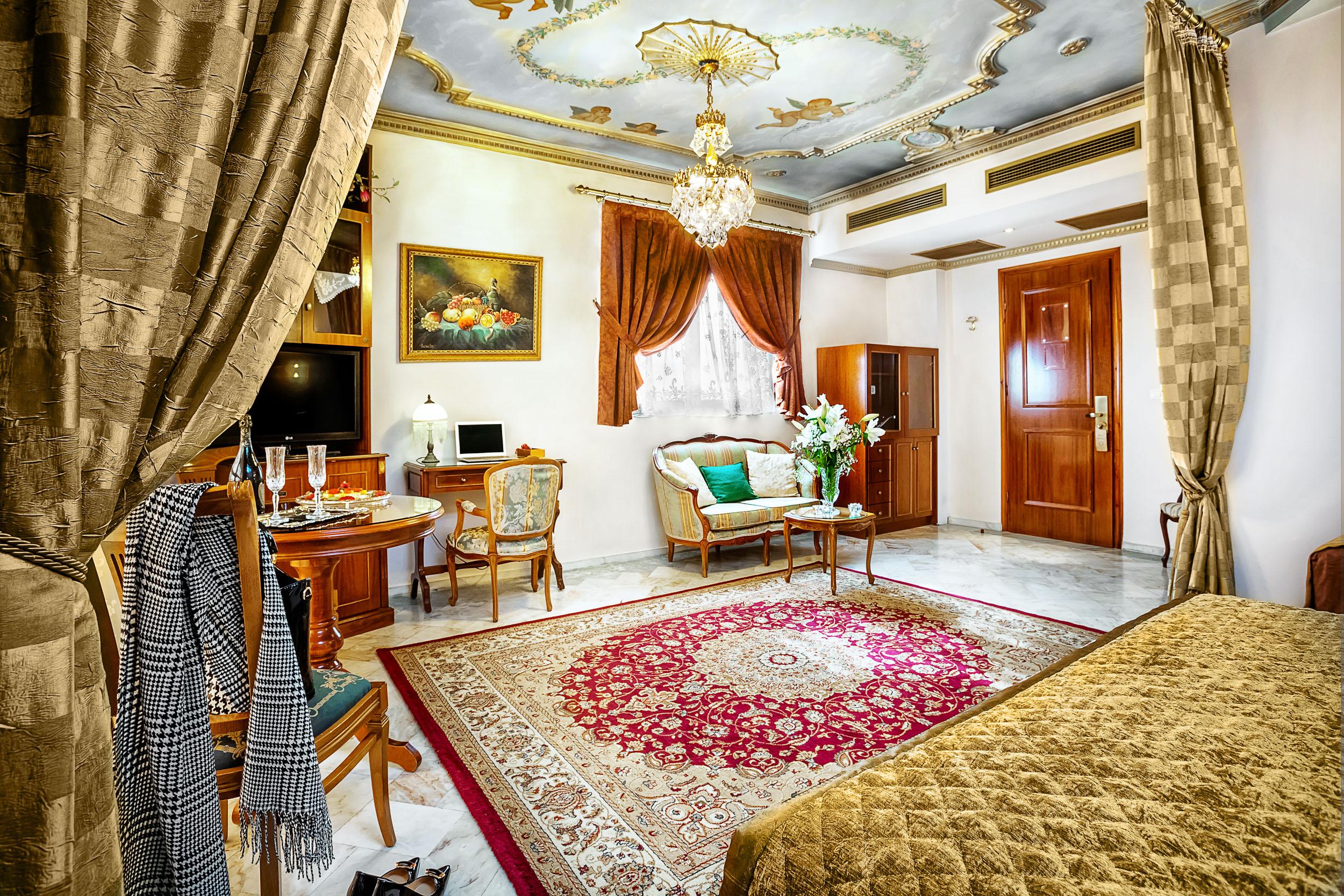 Imperial Palace Classical Hotel 4*