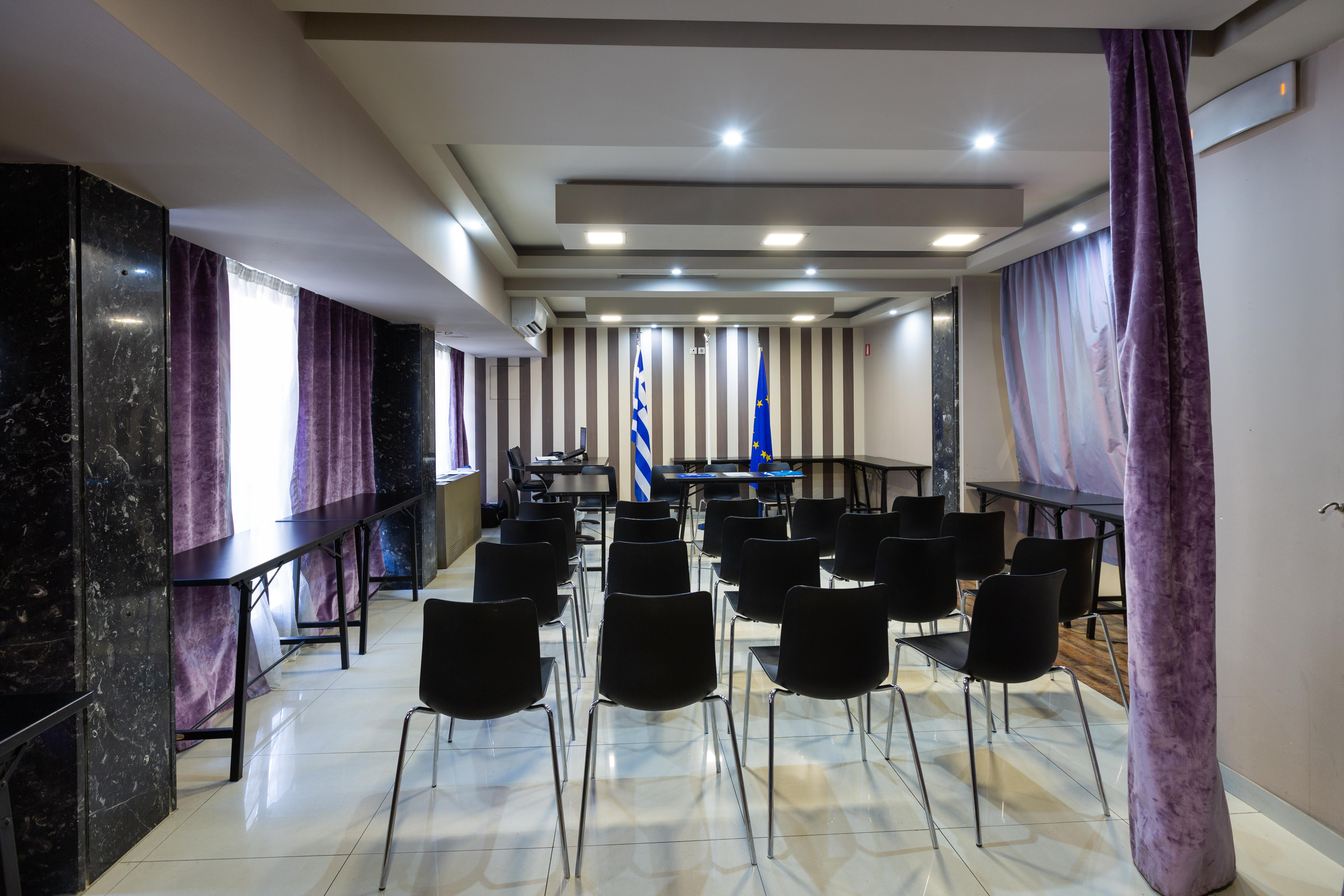 Metropolitan Hotel 4*