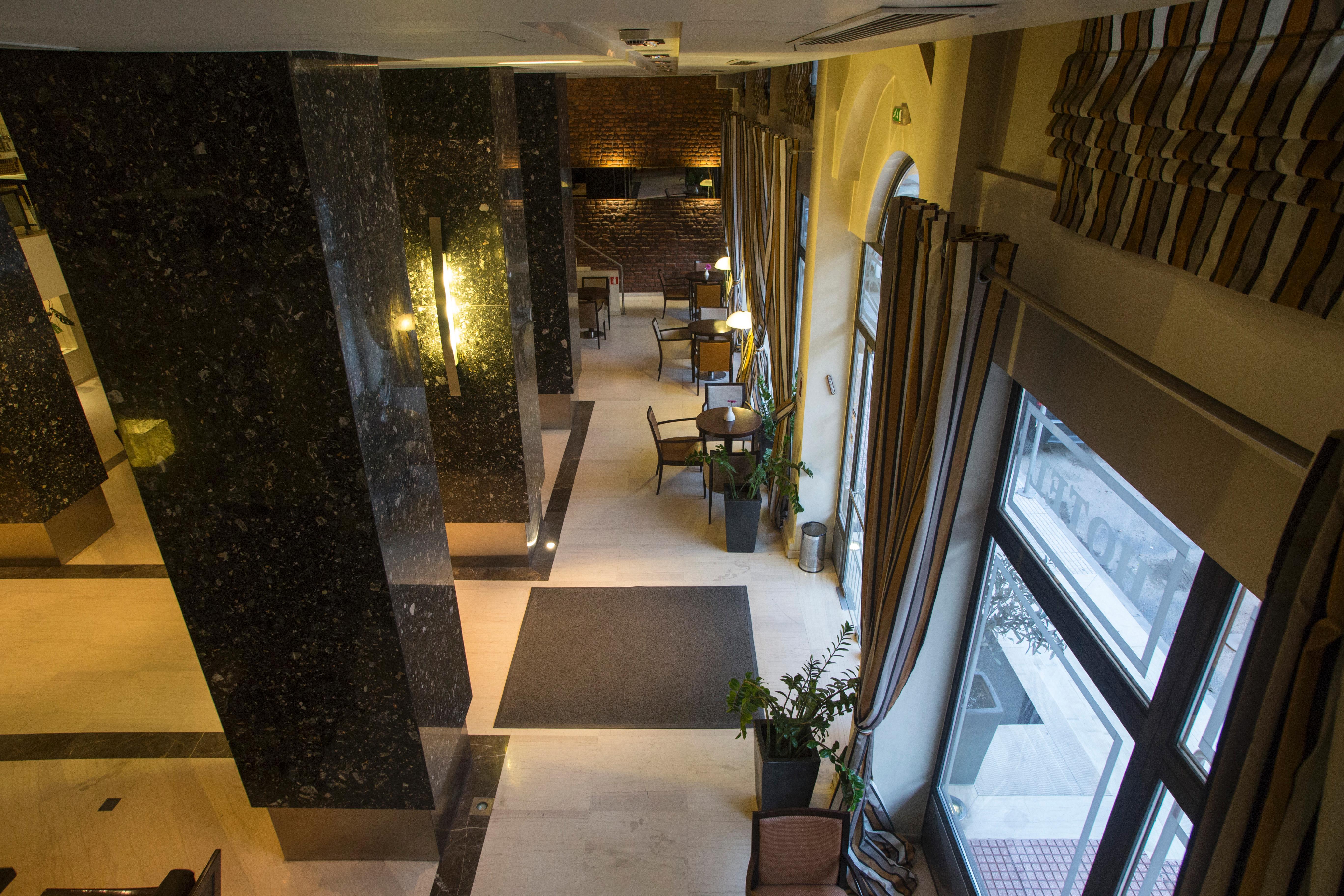 Davitel - Tobacco Hotel