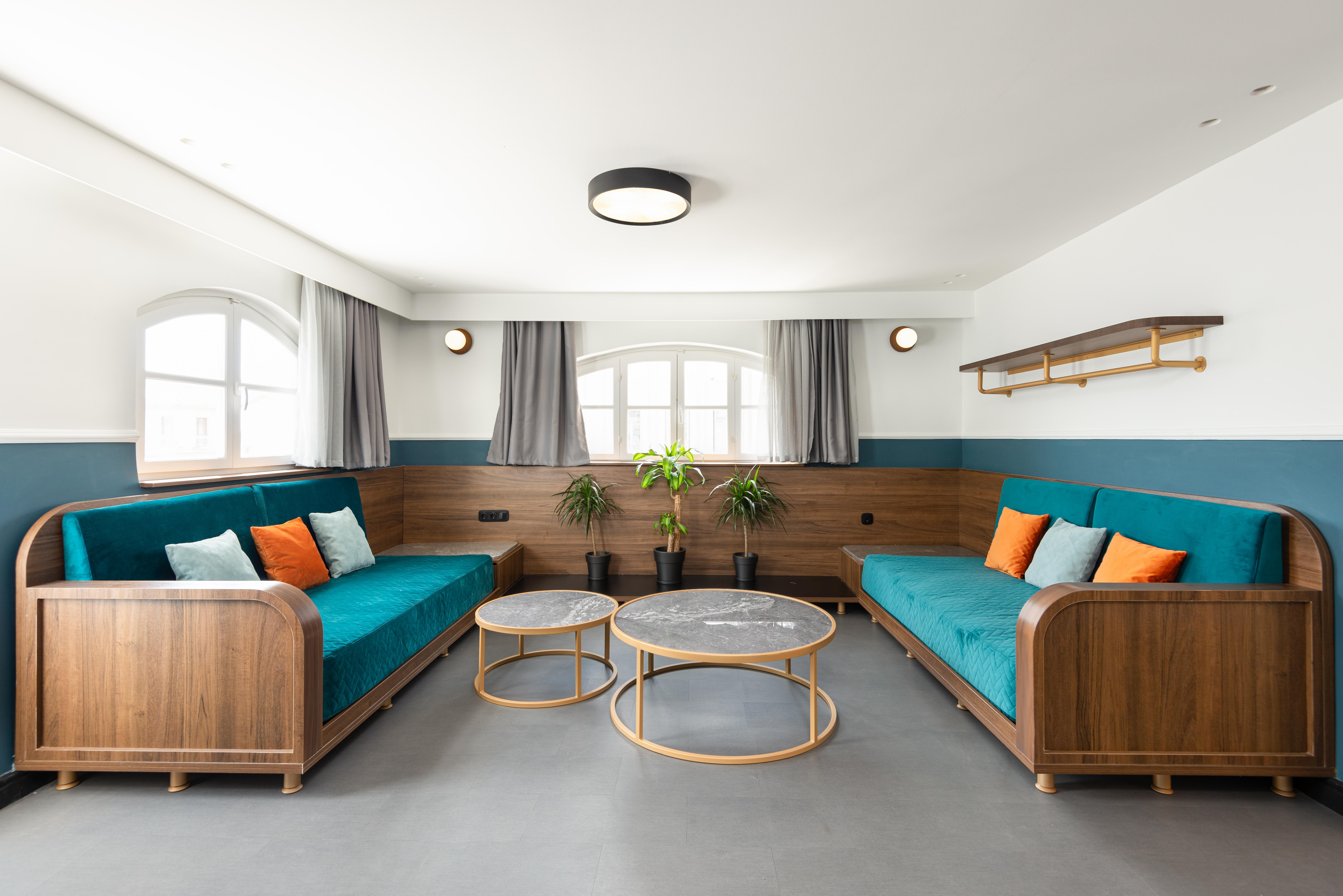 Colors Urban 4*