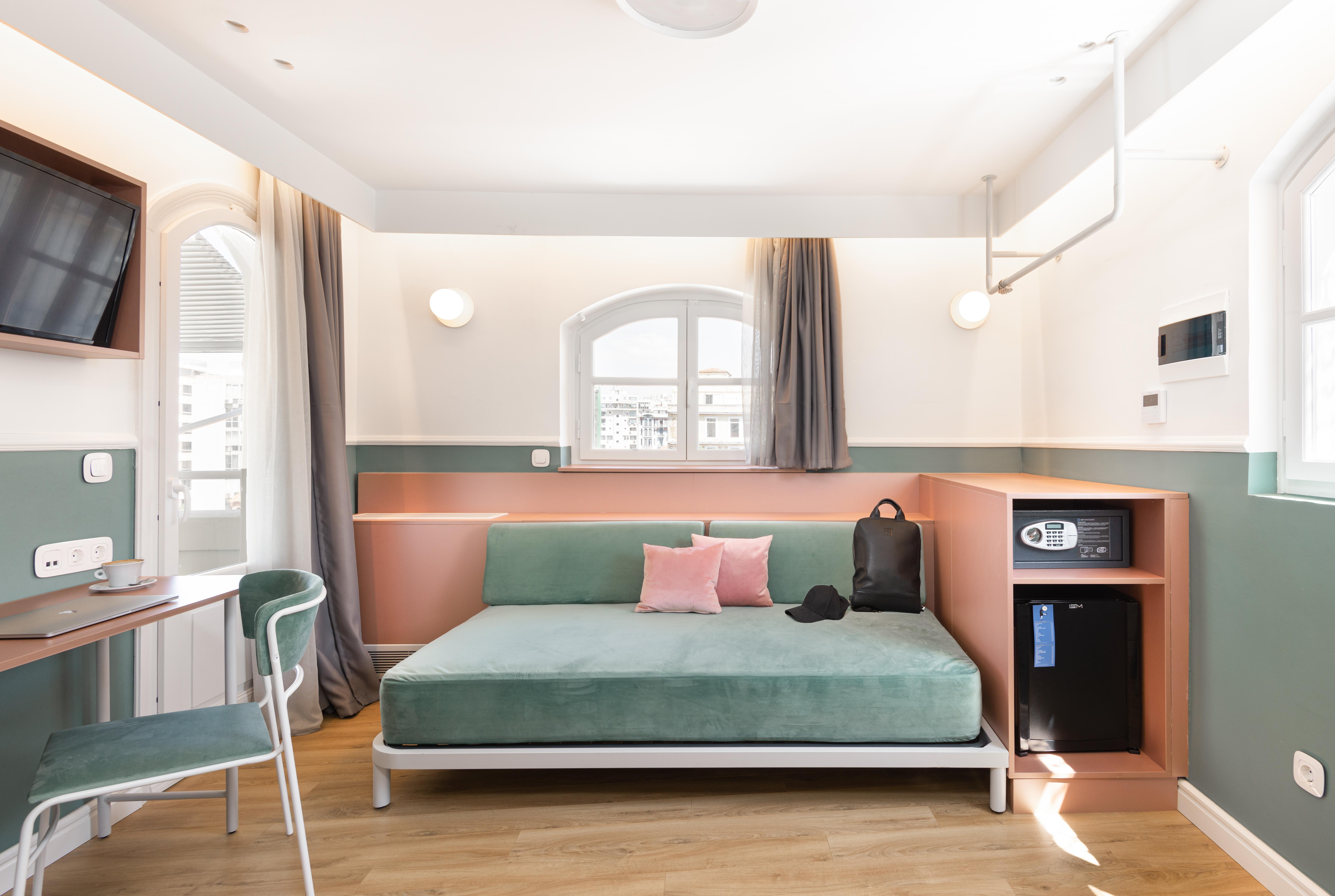 Colors Urban 4*