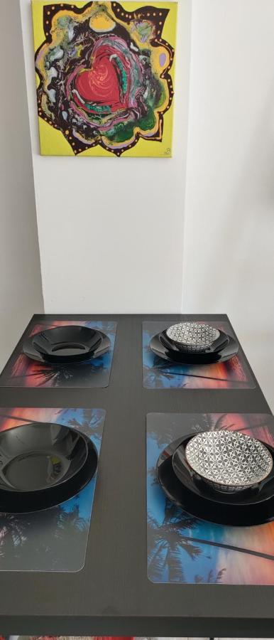 Art House 1 *