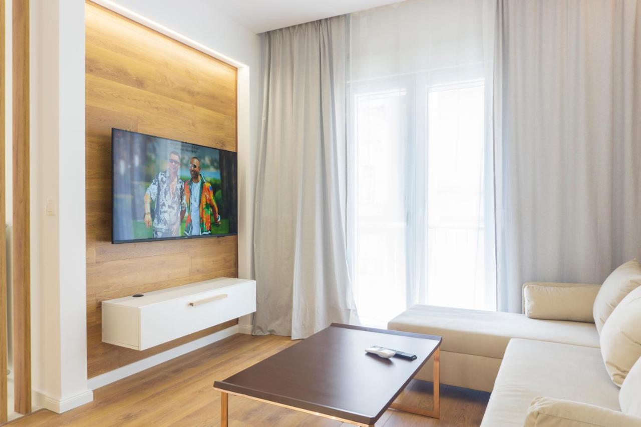 New Modern Style Next To The Train Station Apartment