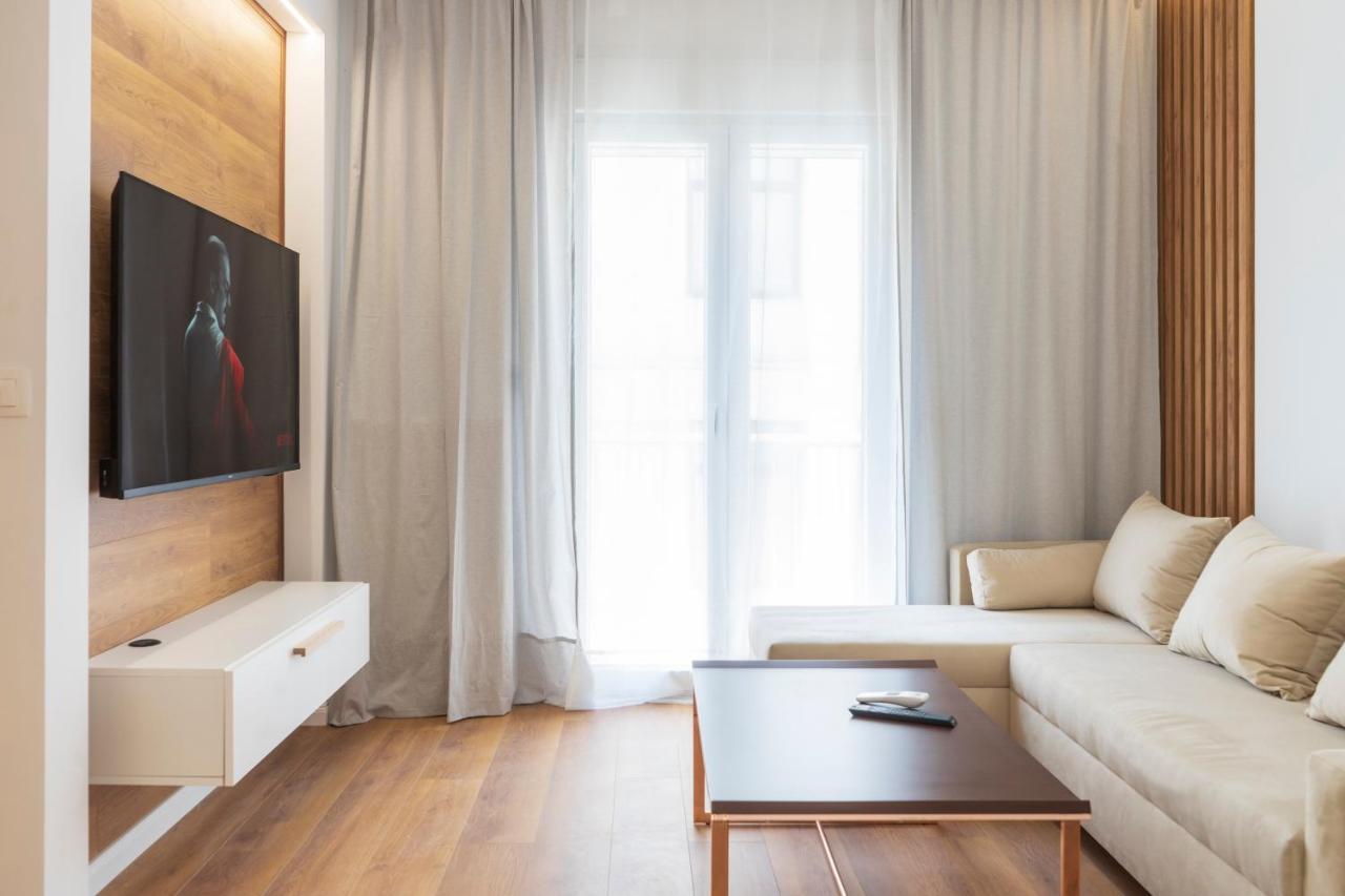 New Modern Style Next To The Train Station Apartment
