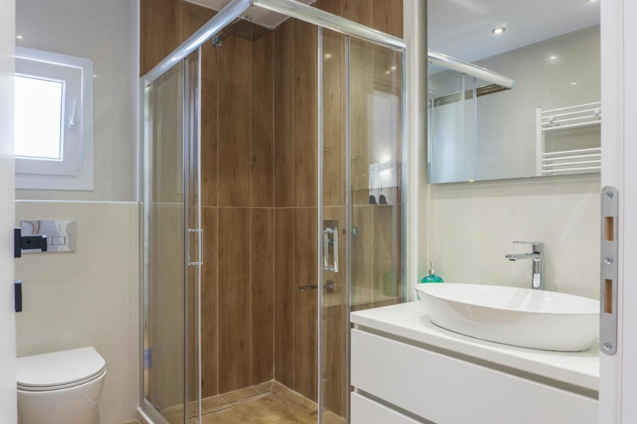 New Modern Style Next To The Train Station Apartment Thessaloniki