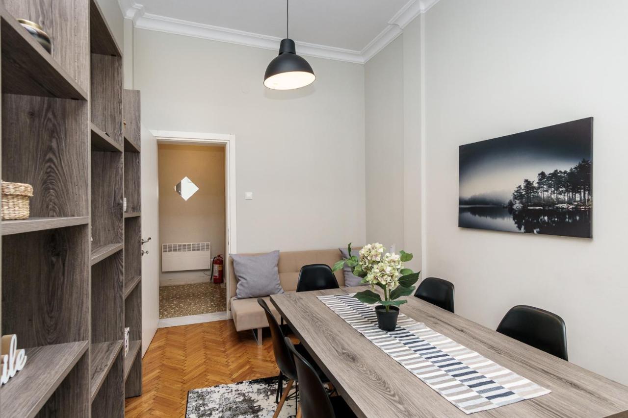 C.4 Red Rose #colony_central_apartment Apartment
