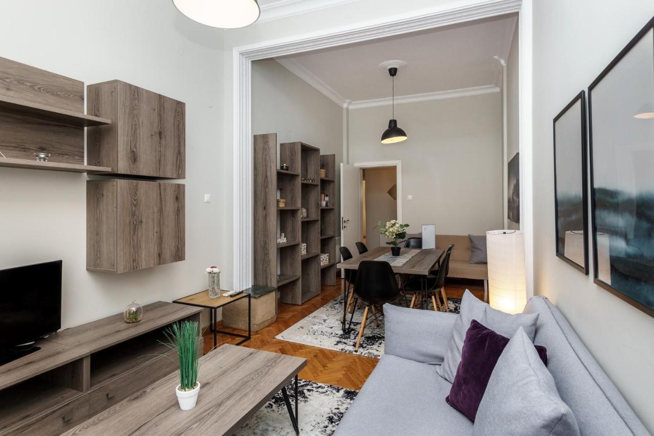 C.4 Red Rose #colony_central_apartment * Thessaloniki