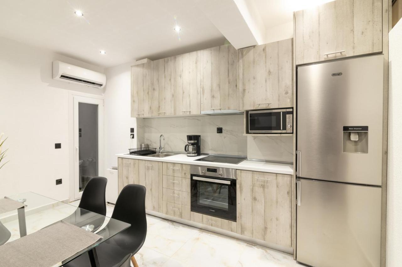 White Lux House In Town Apartment