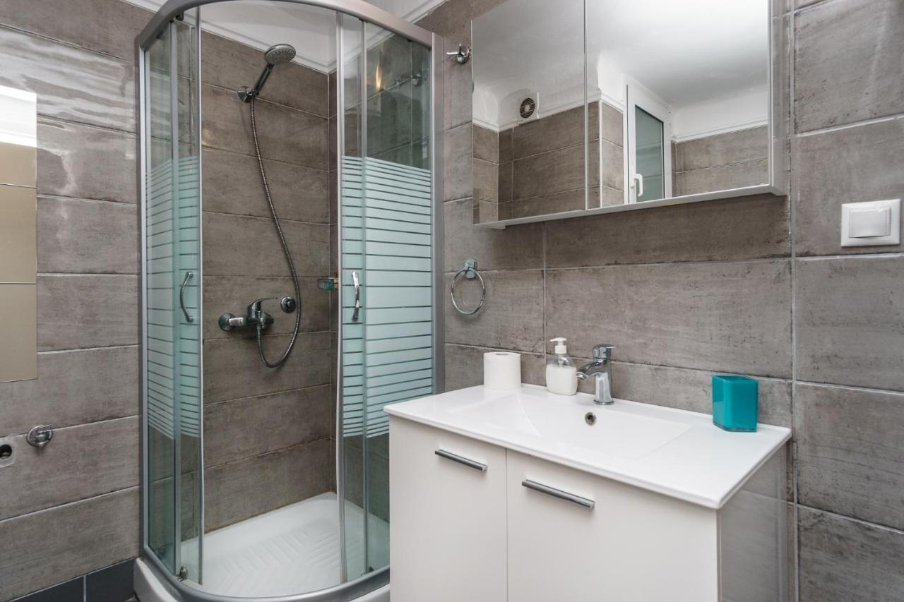 C.4 Red Rose #colony_central_apartment Apartment *