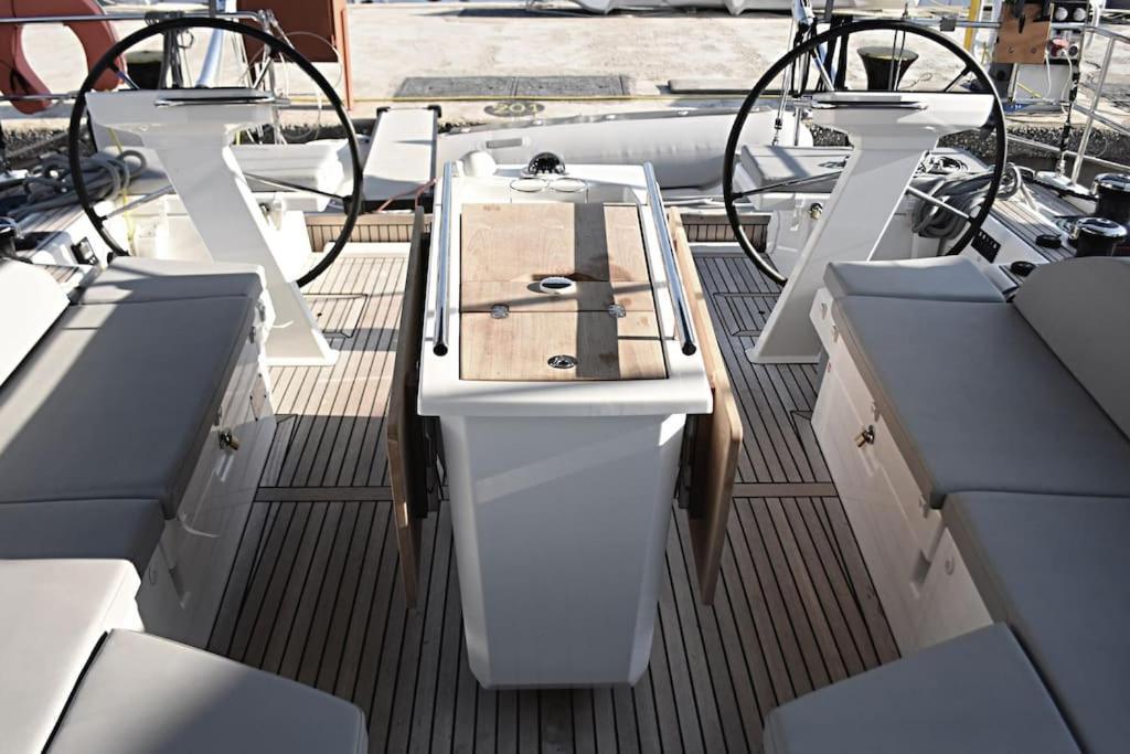 Yacht Psari Tessalónica